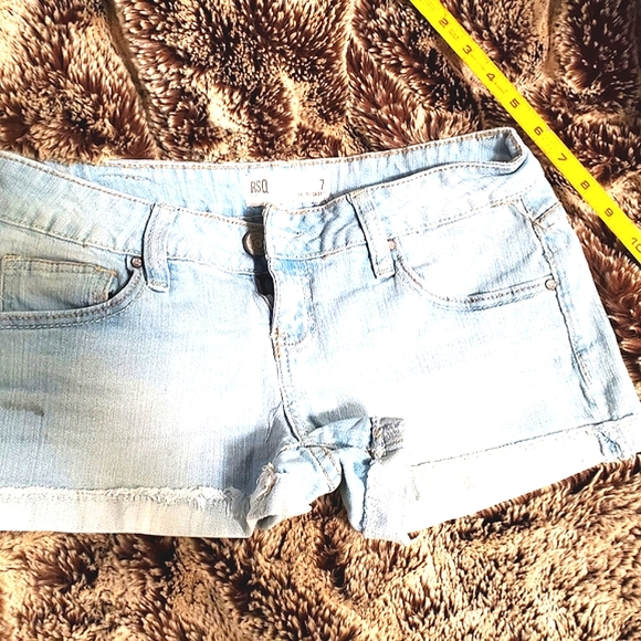 RSQ Jean Malibu Shorts size 7 - Picture 5 of 7